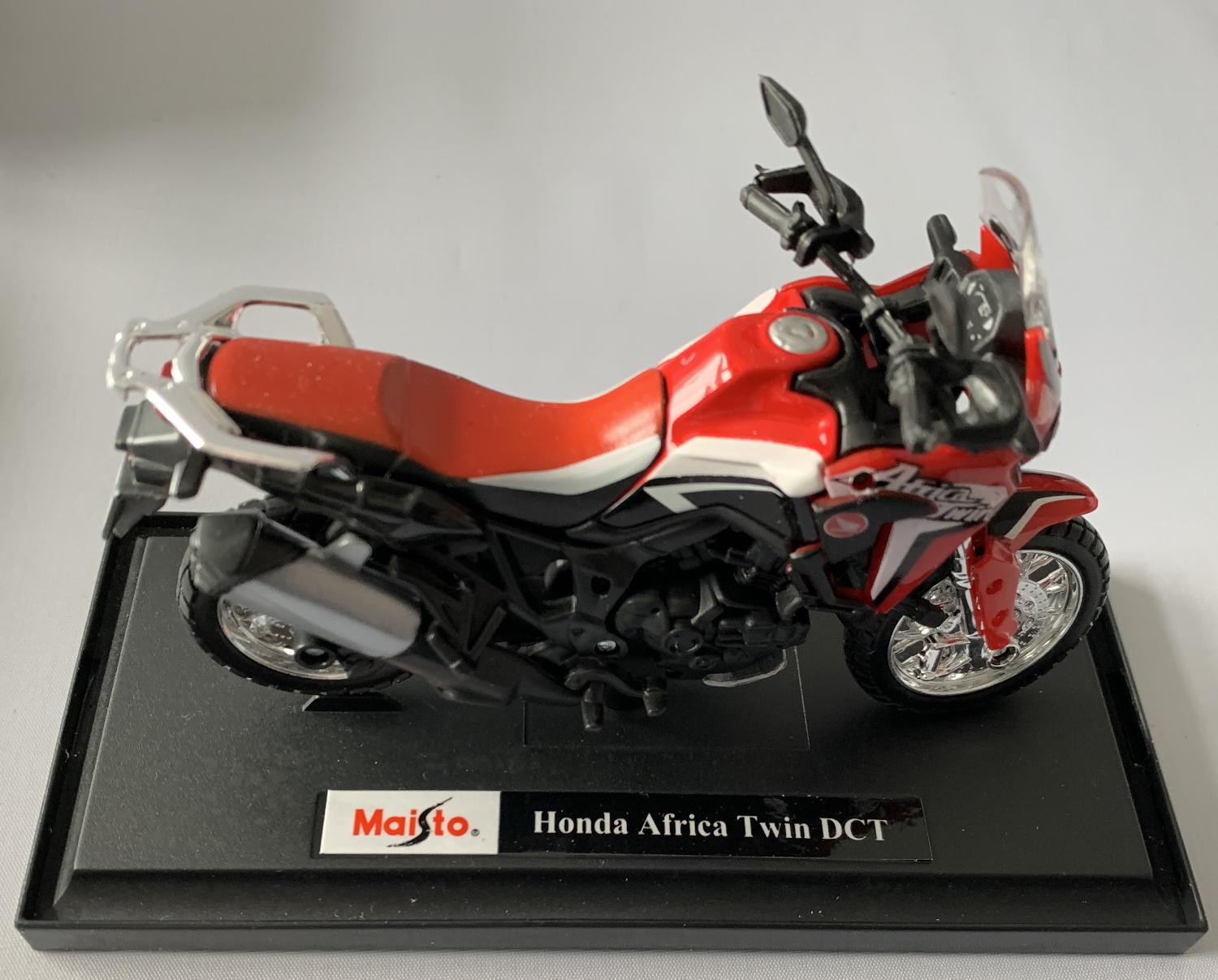 Honda Africa Twin DCT in red / black / white 1:18 scale model from Maisto