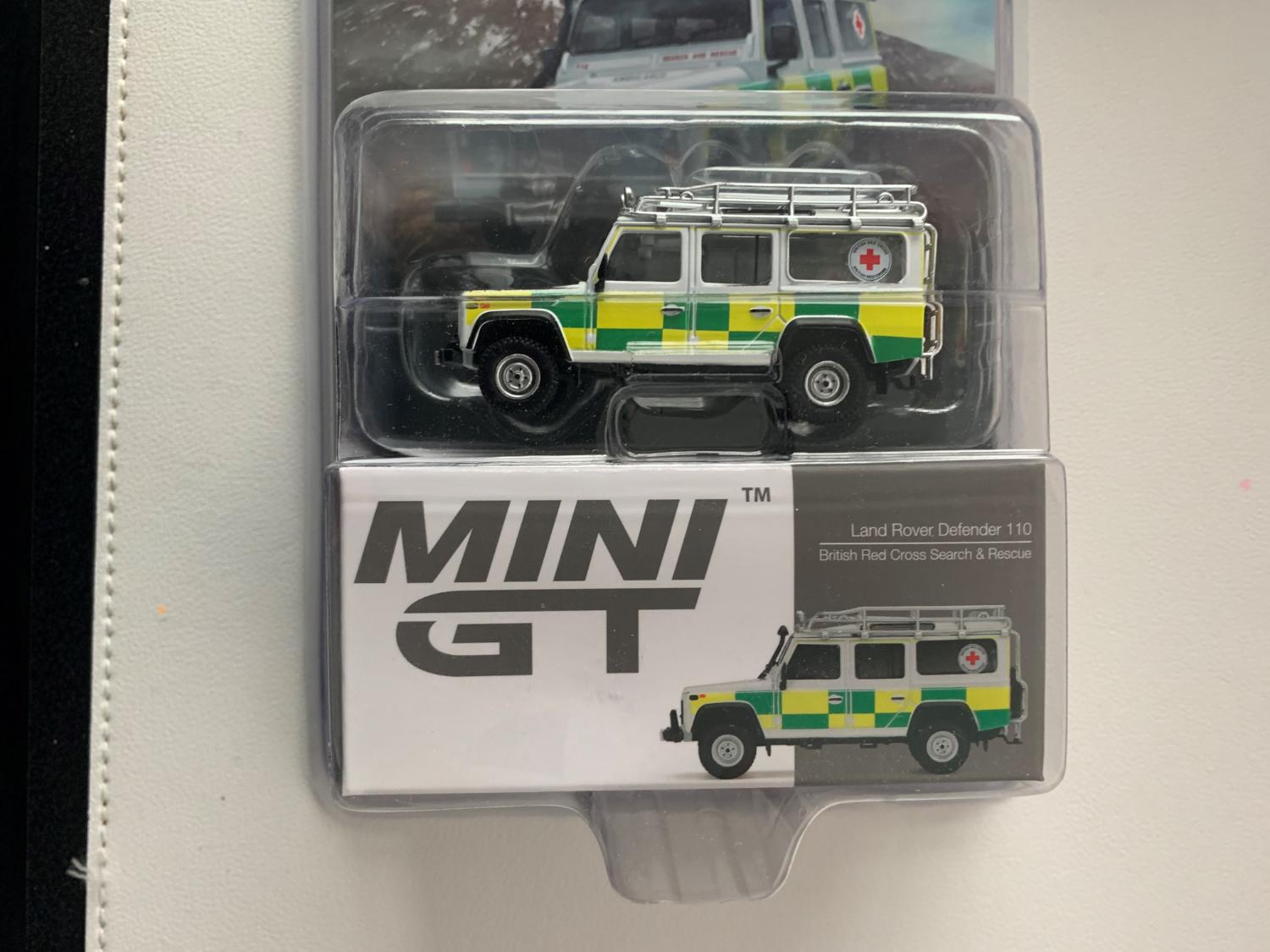 Land Rover Defender 110, British Red Cross Search & Rescue, 1:64 scale model from MINI GT