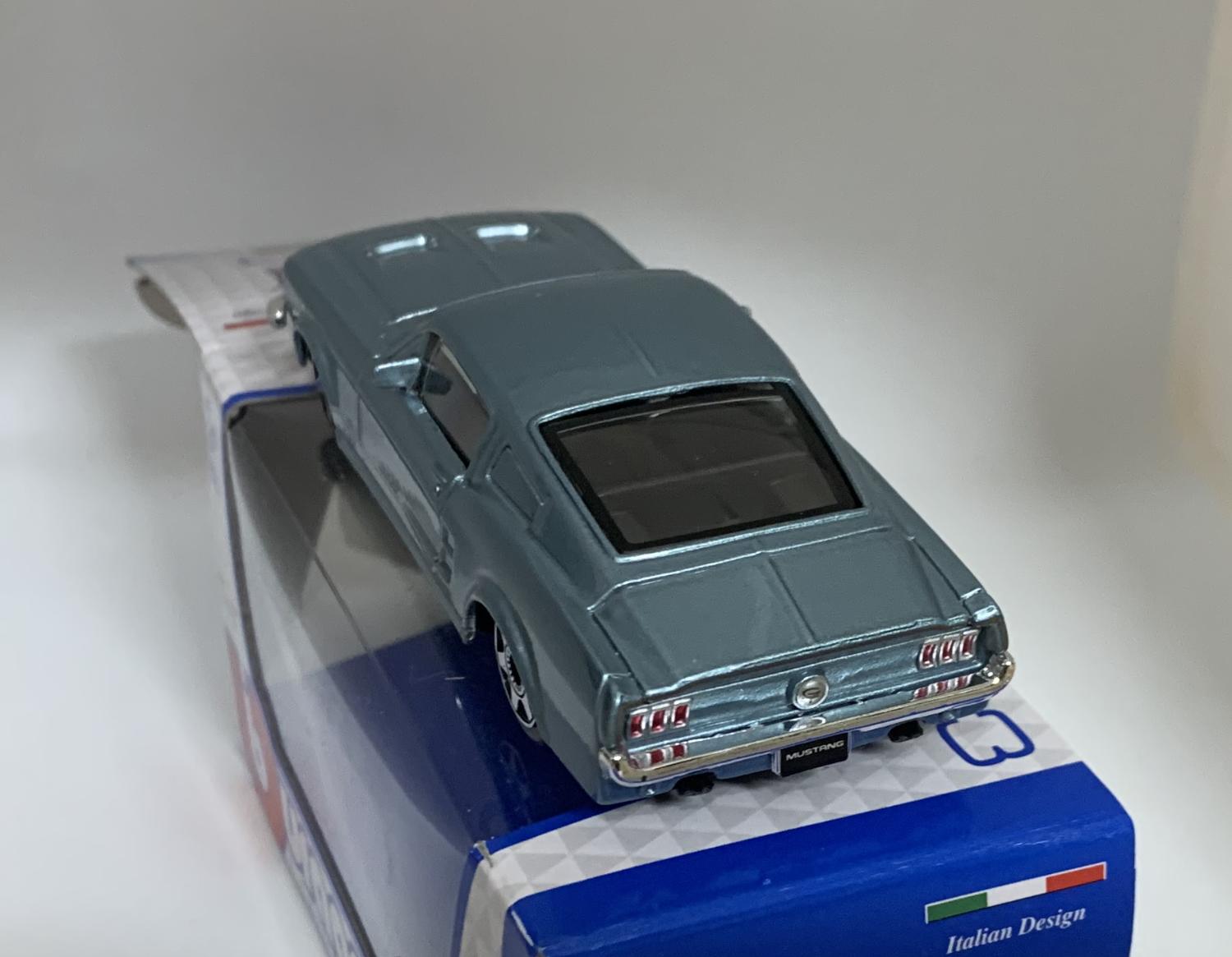 Ford Mustang GT 1964 in metallic blue 1:43 scale model from Bburago, streetfire