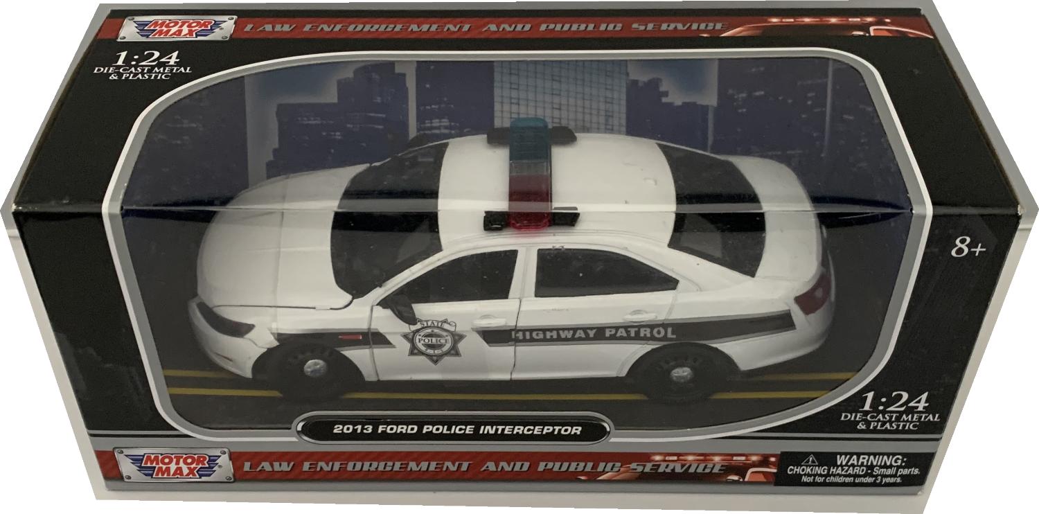 A good production of the Ford Police Interceptor with detail throughout, all authentically recreated.  The model is presented in a window display box, the car is approx. 22.5 cm long and the presentation box is 26.5 cm long