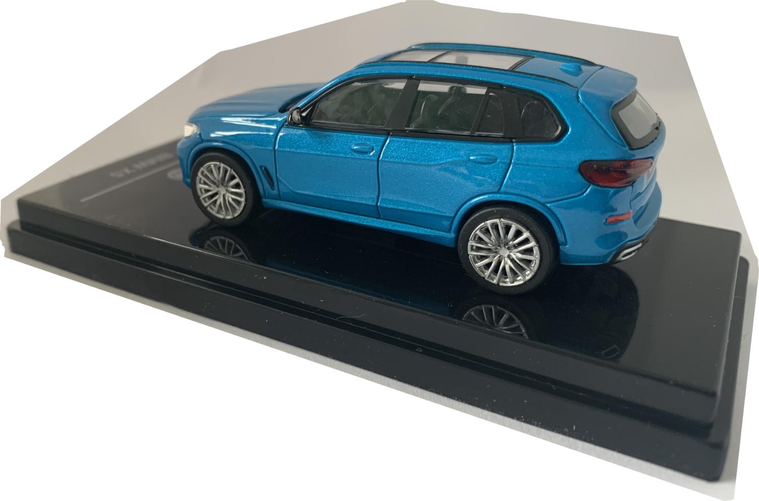 BMW X5 (G05) 2018 in atlantis 1:64 scale model from Paragon Models