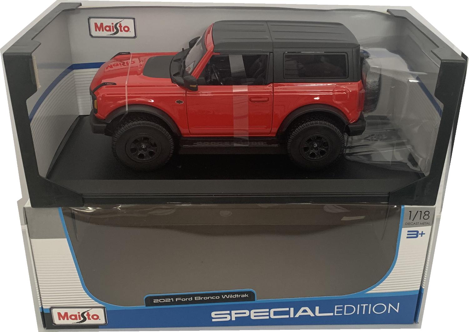 An excellent scale model of the Ford Bronco Wildtrak with high level of detail throughout, all authentically recreated.   The Model is mounted on a removable plinth and presented in a window display box.  The car is approx. 24 cm long and the presentation box is 34.5 cm long