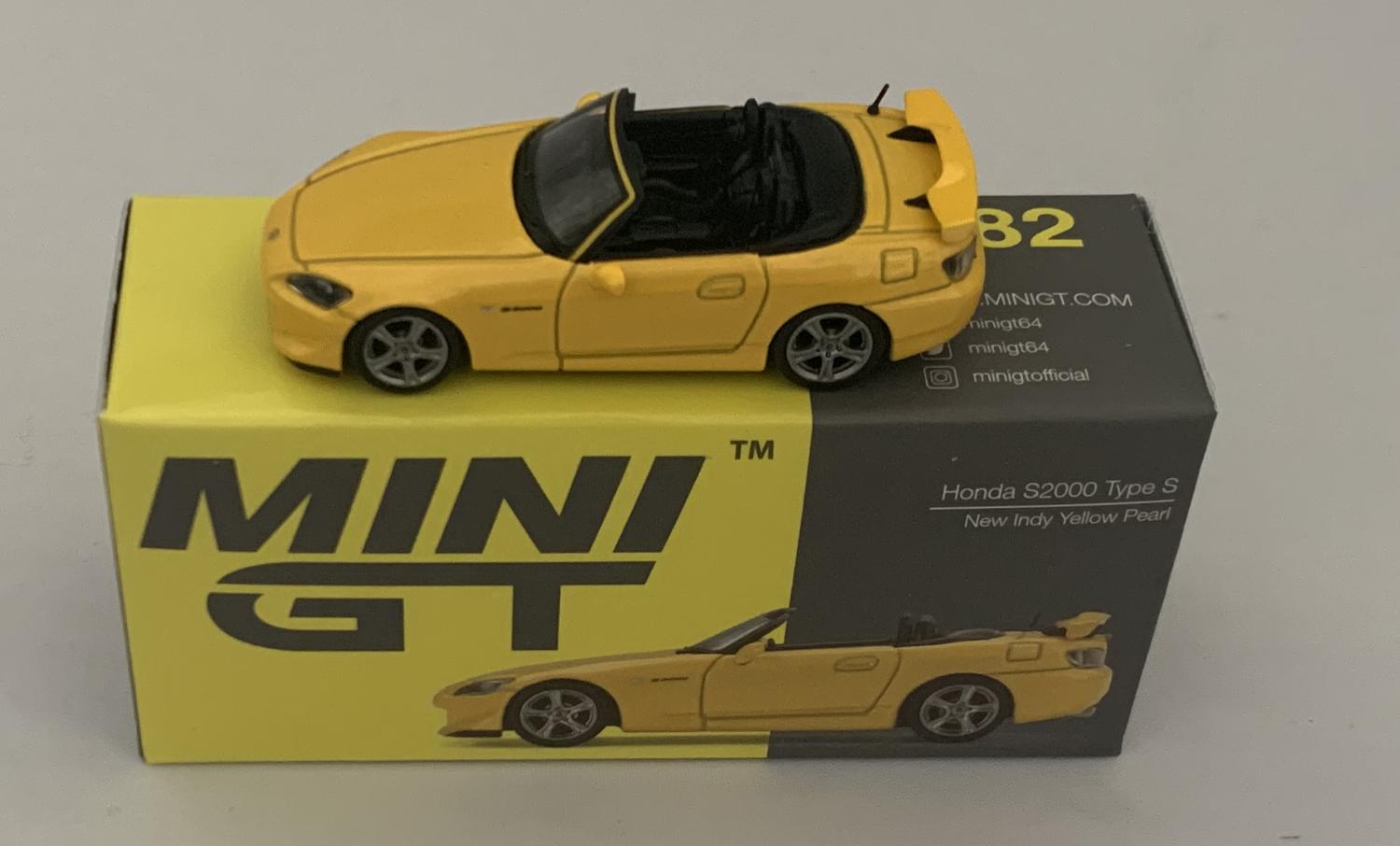 A good reproduction of the Honda S2000 Type S with detail throughout, all authentically recreated.  The model is presented in a box, the car is approx. 6.5 cm long and the box is 10 cm long