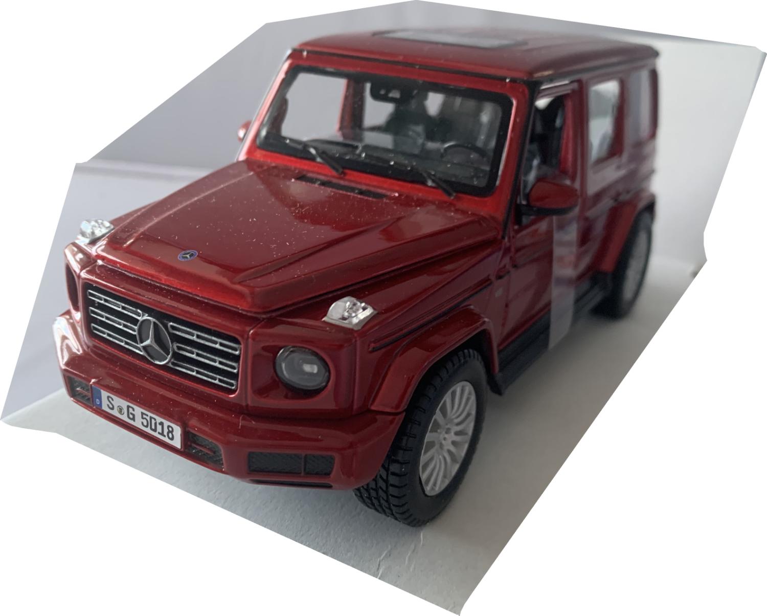 Mercedes Benz G Class 2019 in metallic red 1:24 scale diecast model from Maisto