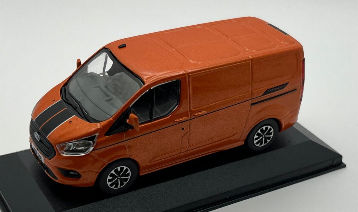Ford Transit Custom 310 Sport SWB (L1/H1) 2018 in orange glow 1:43 scale model from Corgi Vanguards , limited edition