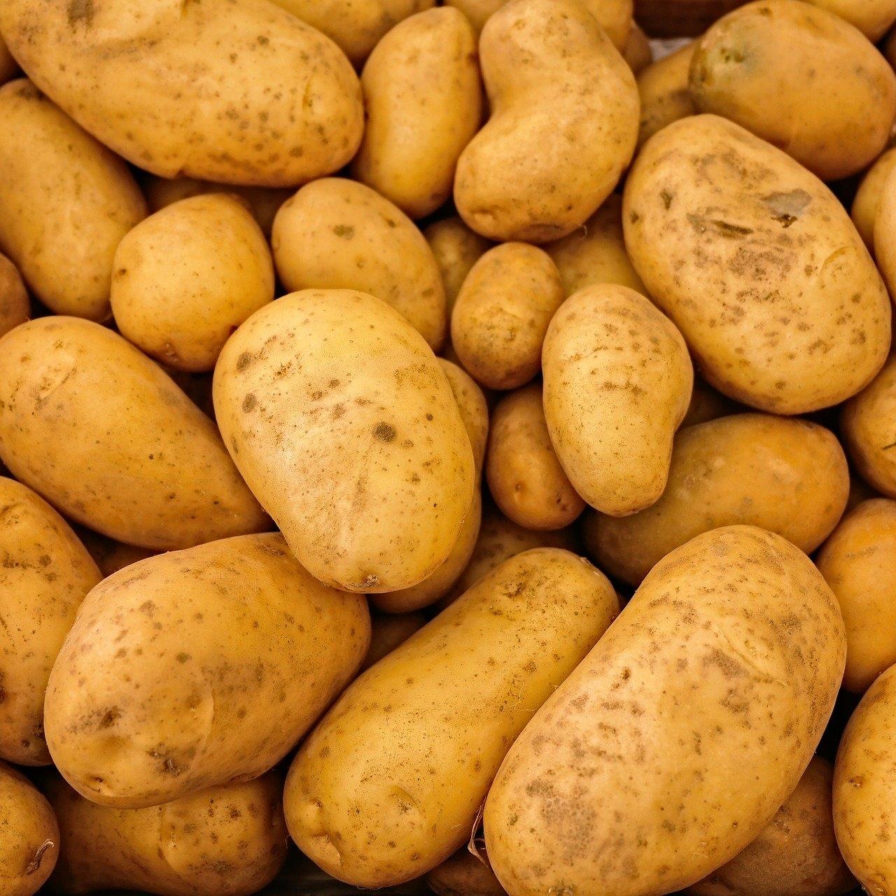 1kg Local potatoes