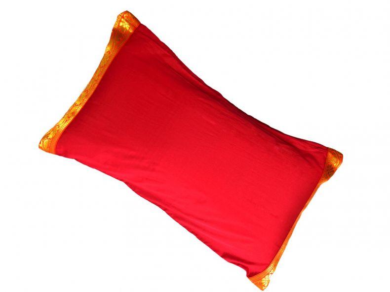 Yoga United Cushion with blanket red colour