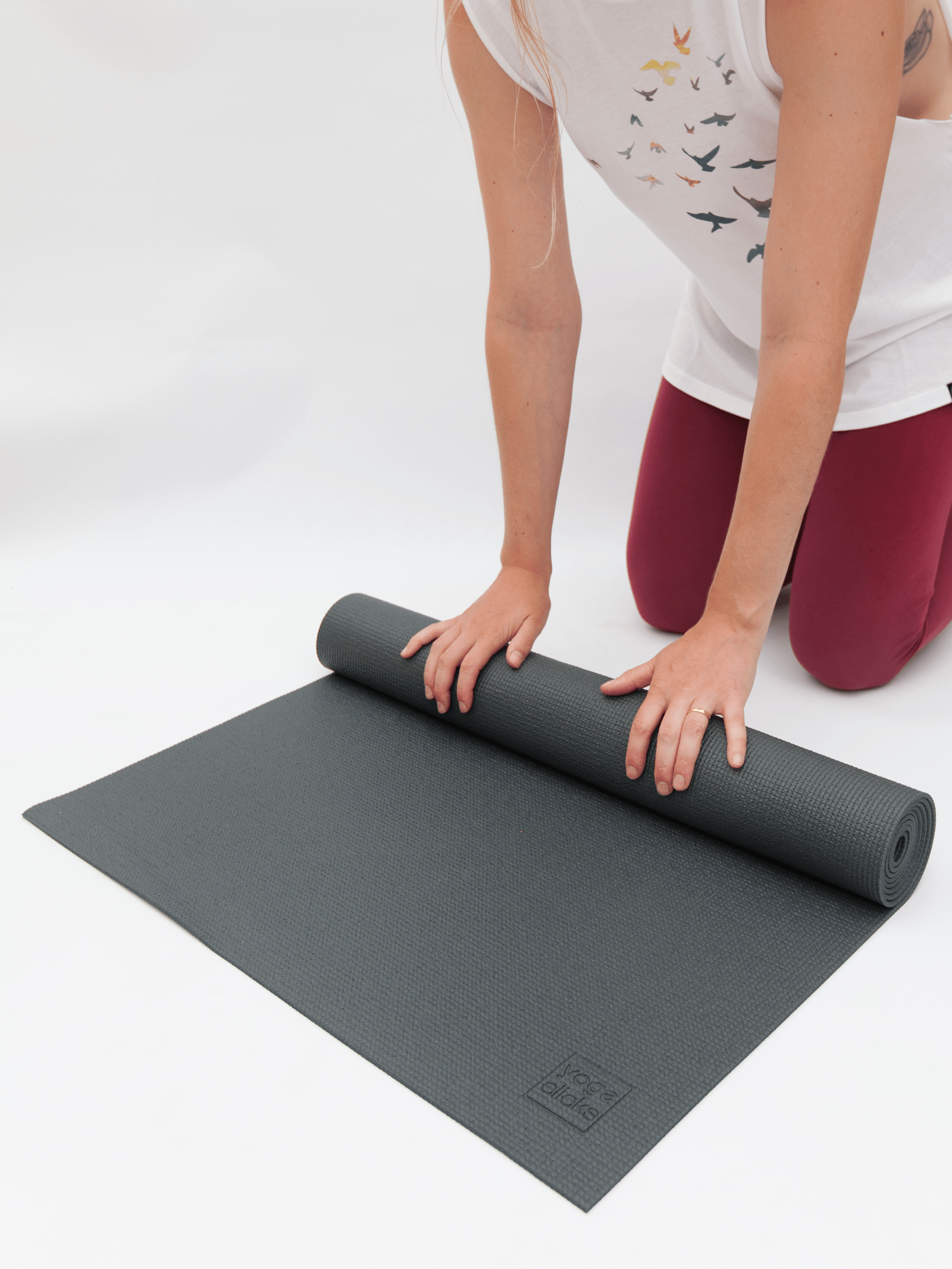 model rolled wholesale yoga mat grey