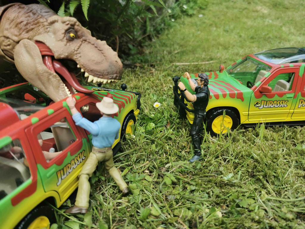 Jurassic Park Tyrannosaurus Rex Attack Action Figures
