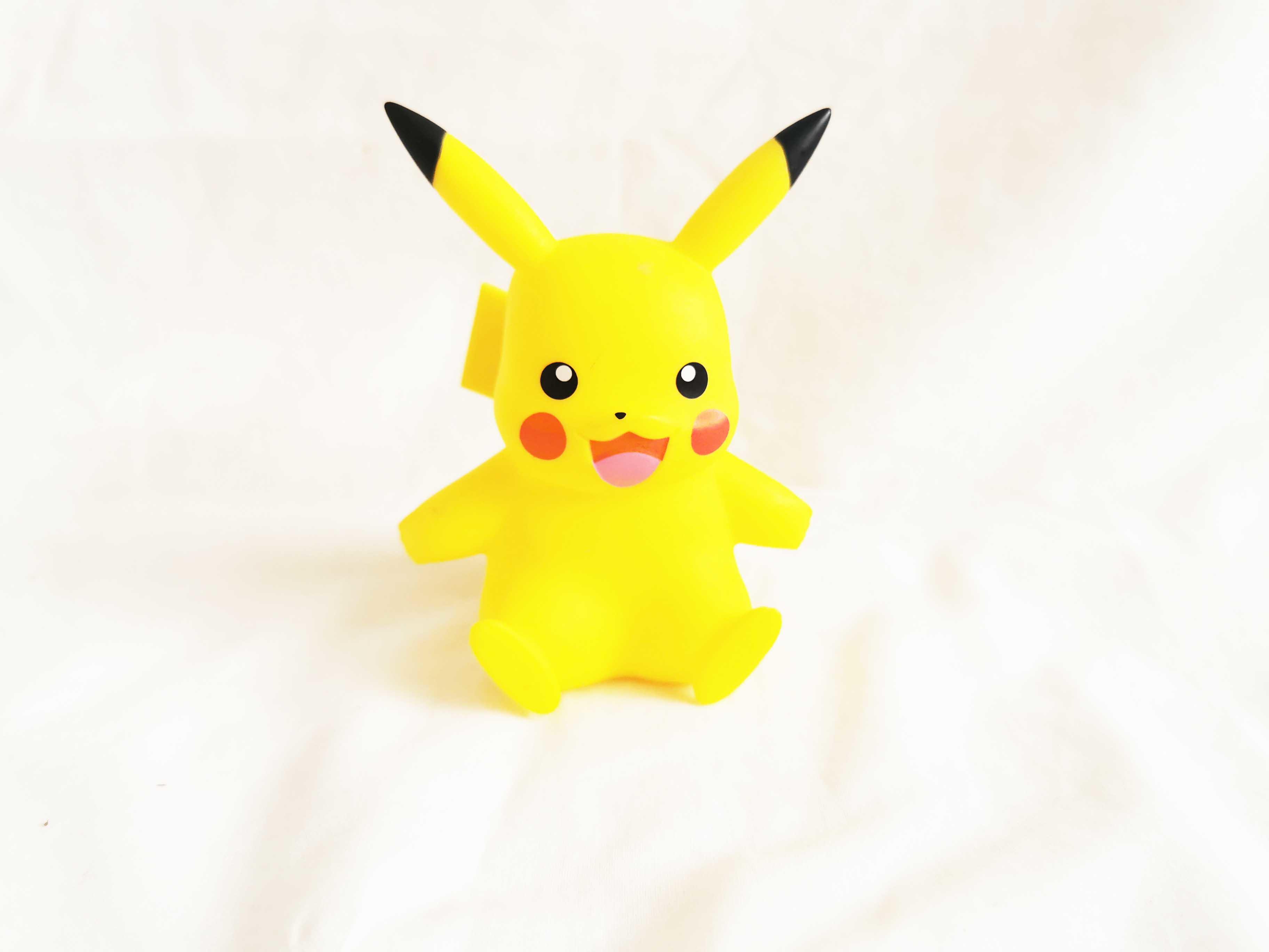 Pokémon 4 Pikachu Select Vinyl Figure Nintendo 2020