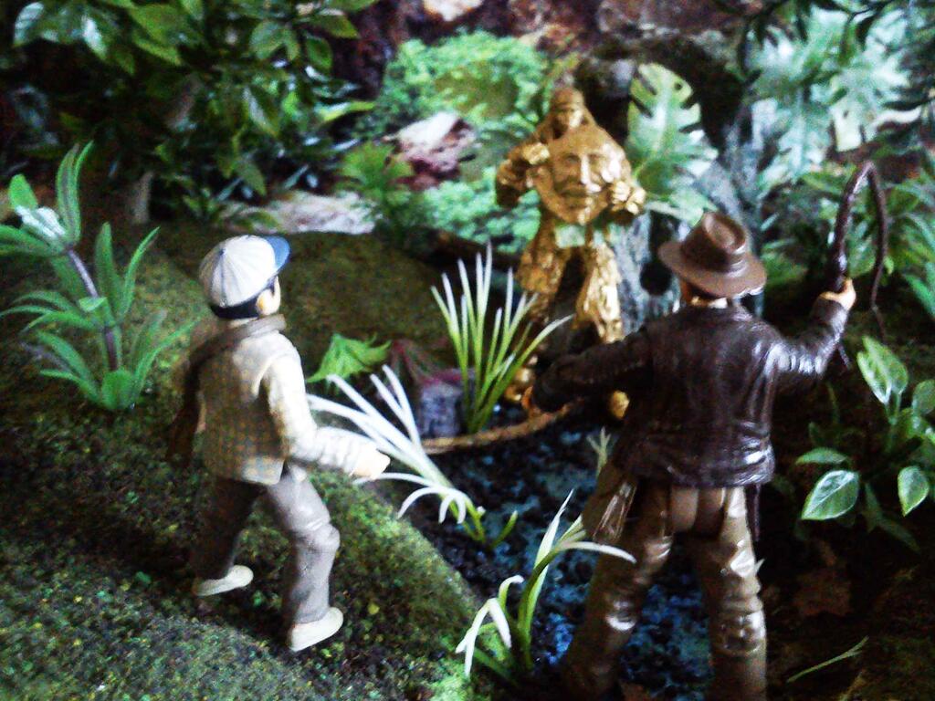 Indiana Jones and Curse of the Golden Pirate 3.75"  Action figures