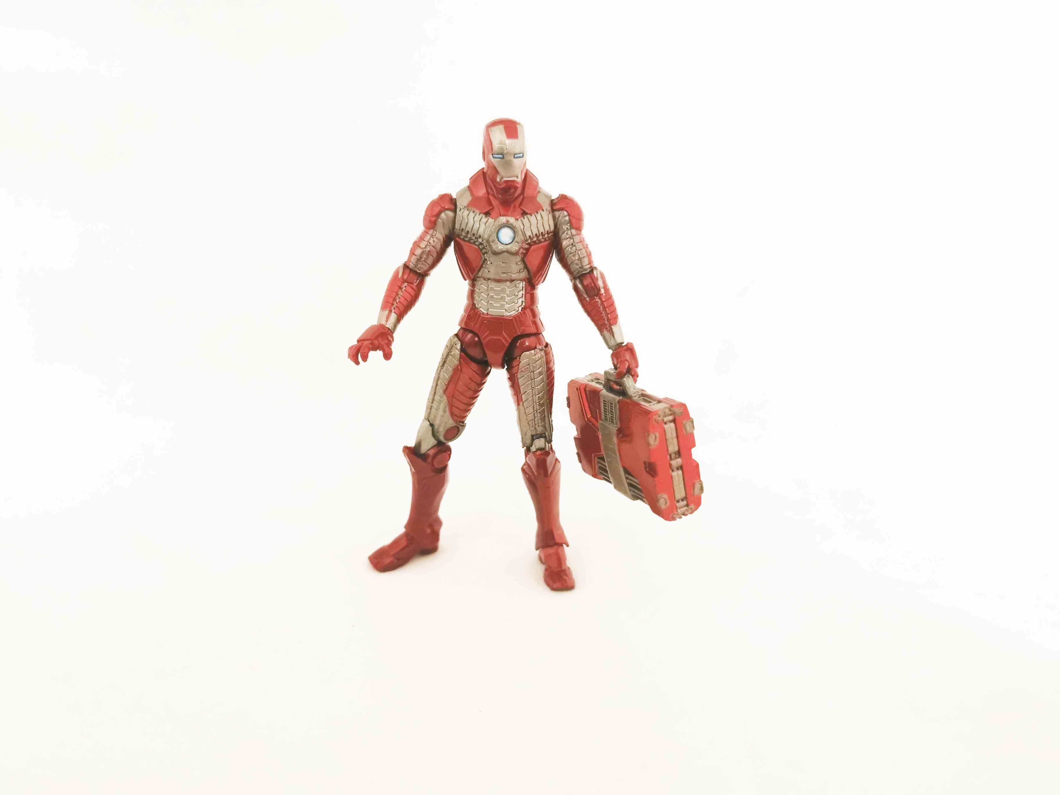 Iron Man Mark V With Briefcase Marvel Universe Action Figure 3.75 Hasbro