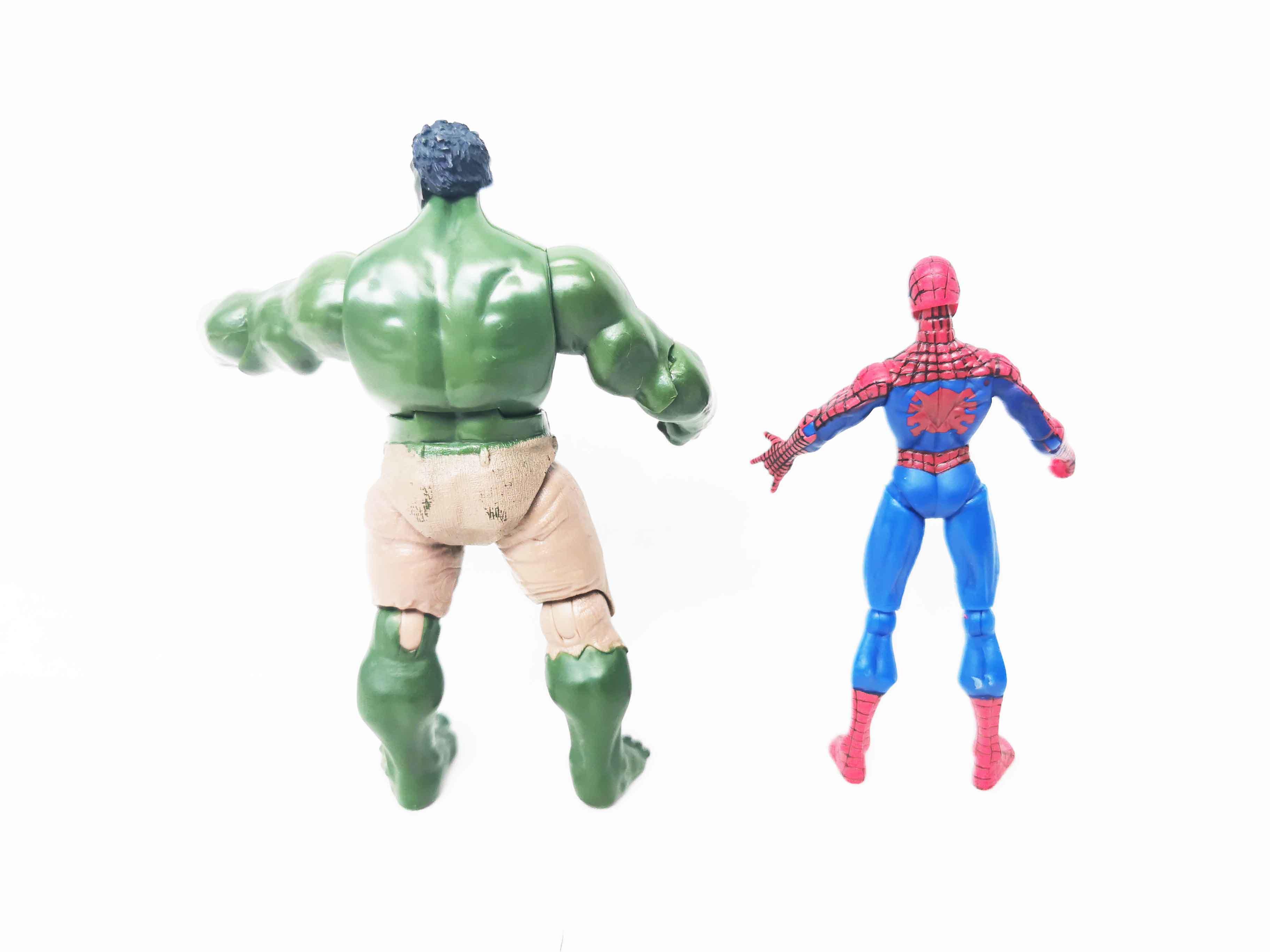 The Hulk and Spider-Man Marvel Universe Avengers Action figures 3.75