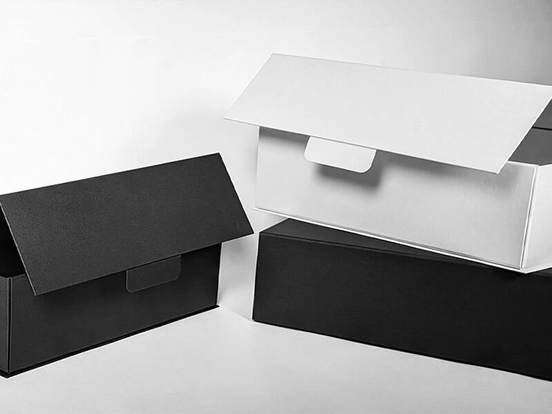 <h2>ECO-FRIENDLY</h2><p>Unlock a world of elegance and sustainability with our new 100% recyclable Gift Boxes.