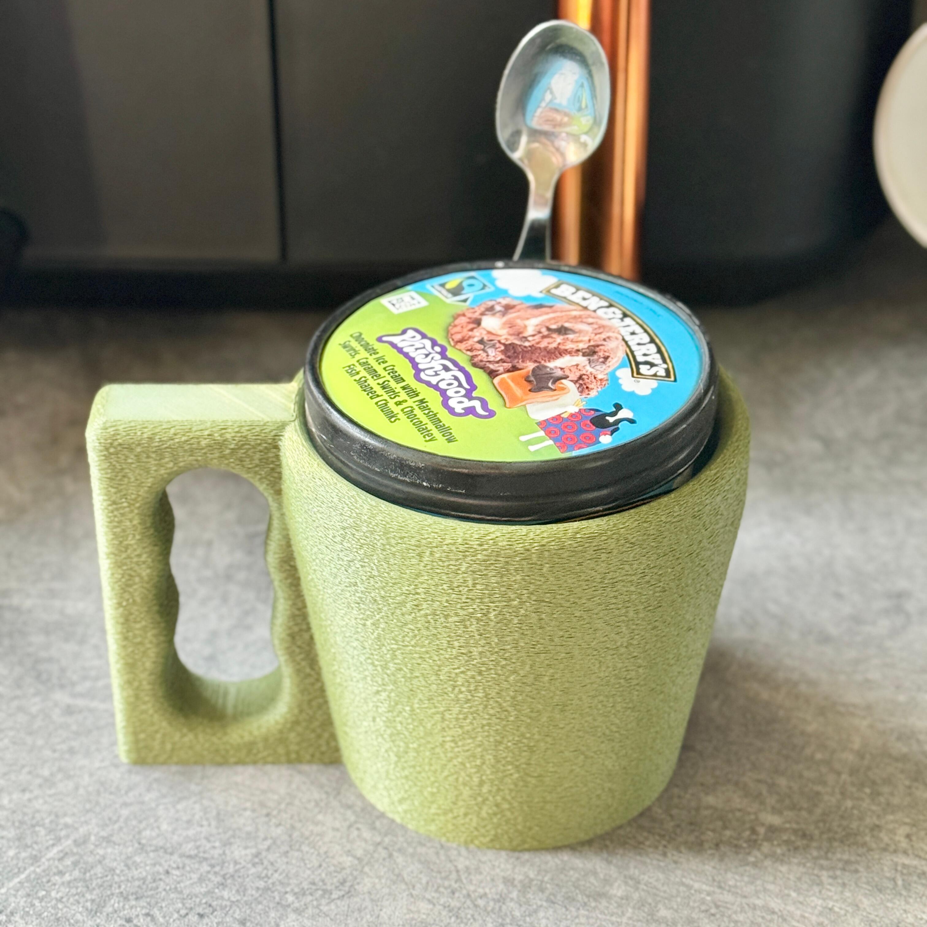 shows ice cream tub holder in use