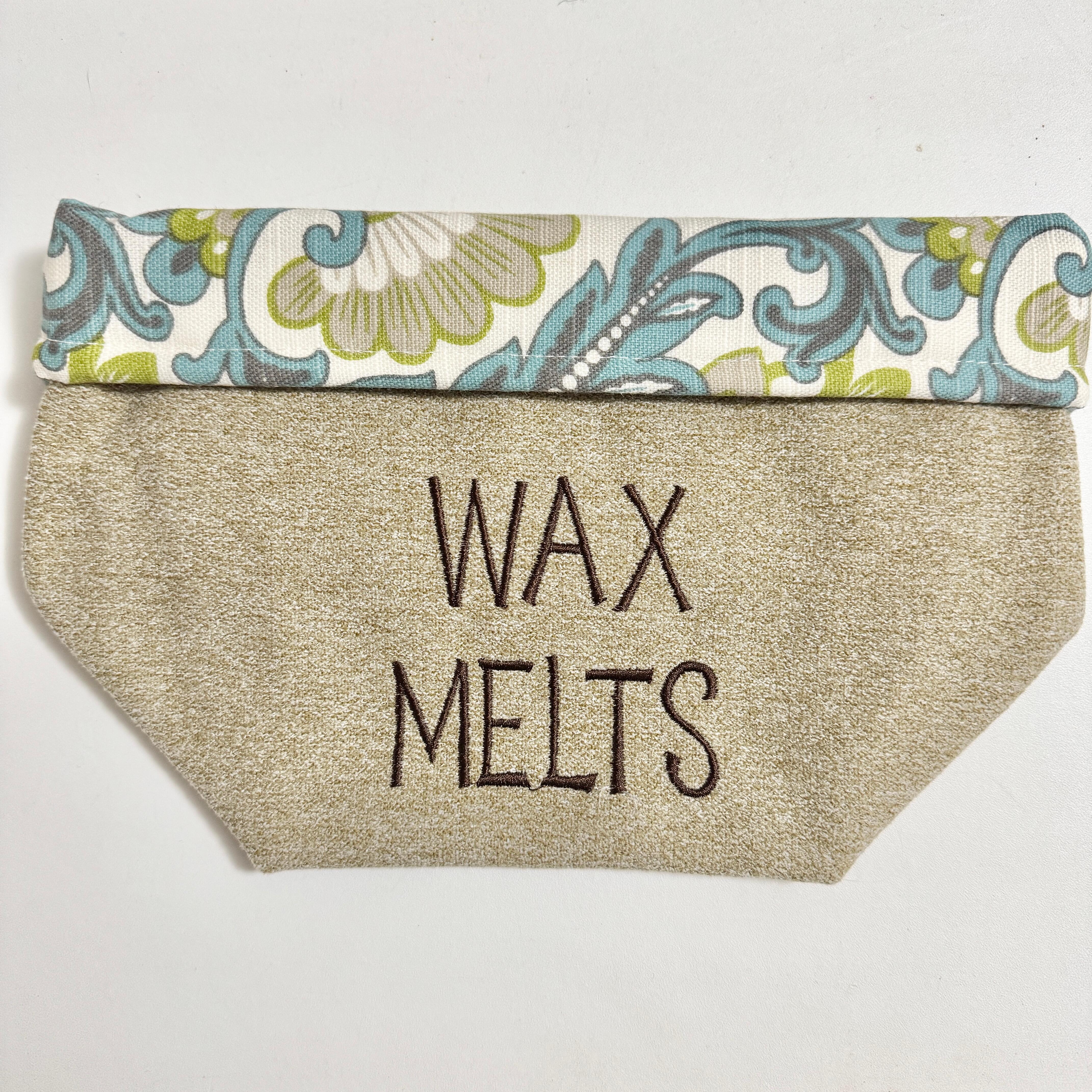 flat image of wax melt storage basket