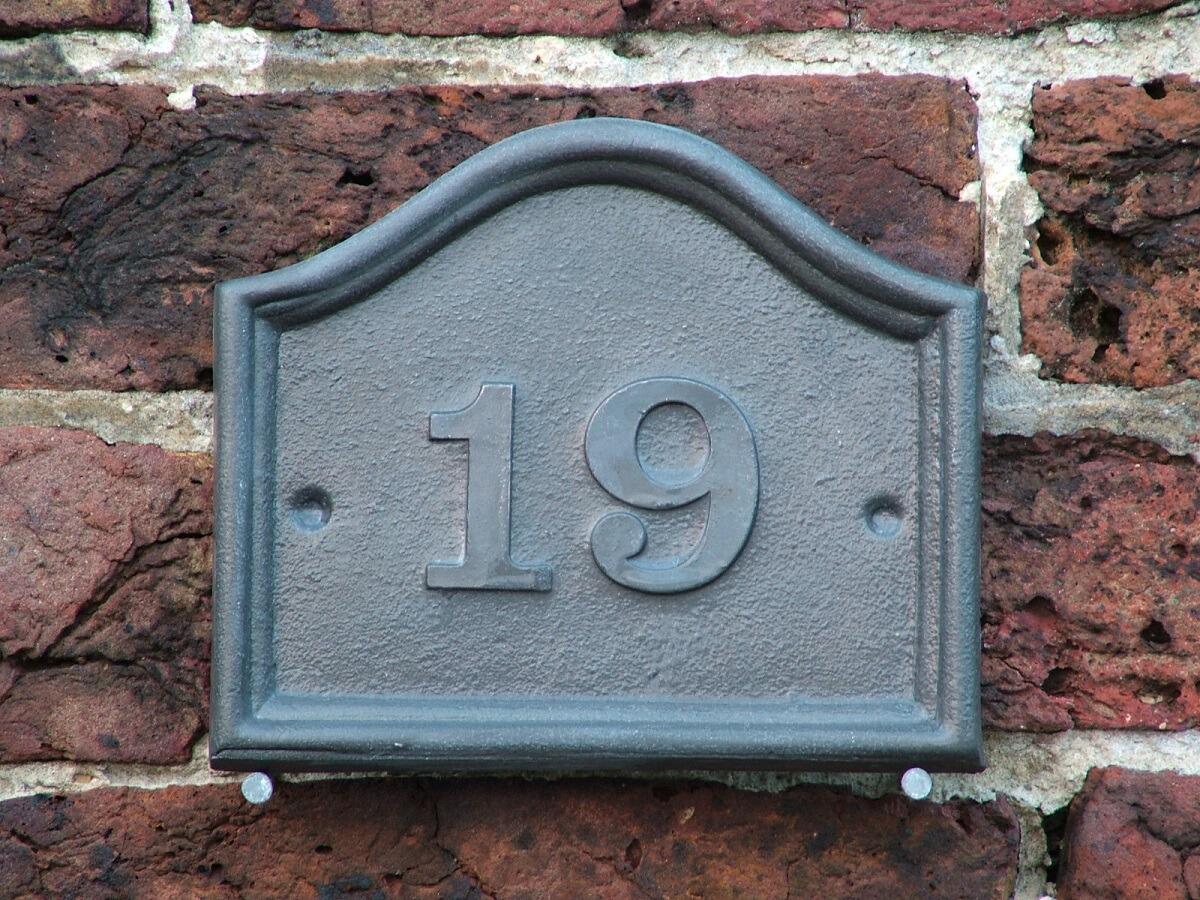 Lead humpback number sign natural