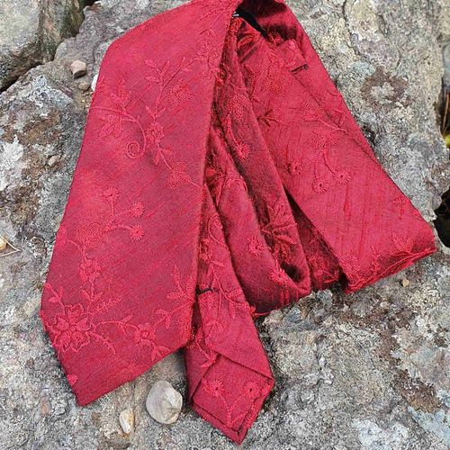 Pure Silk Necktie Embroidered Black-Red 3"