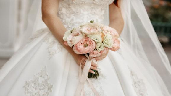 Choosing the right White Wedding Dress for You