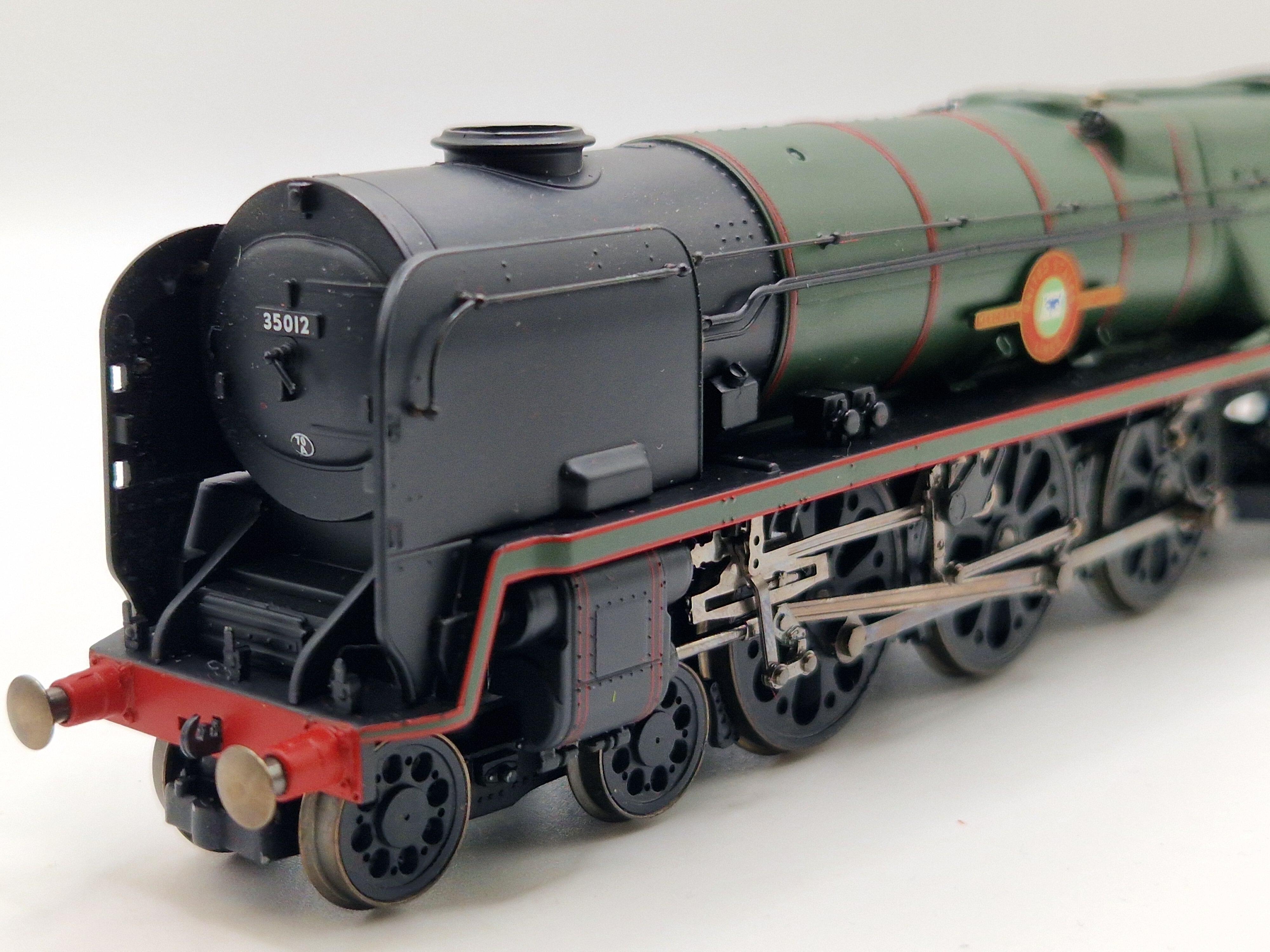 Hornby Rebuilt Merchant Navy Class steam locomotive United States Lines ...