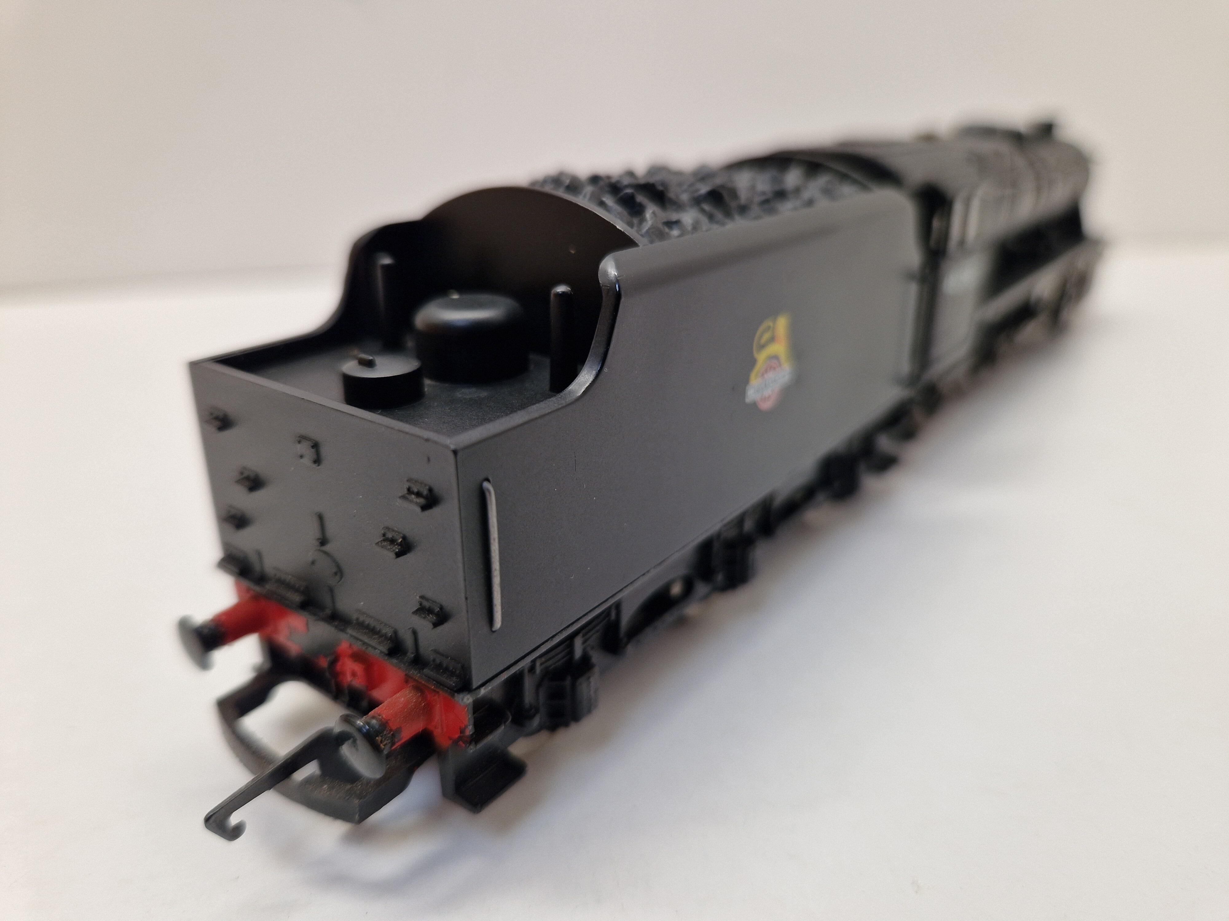 A pre-owned Hornby R322 BR 8F 2-8-0 48758 BR Black early crest