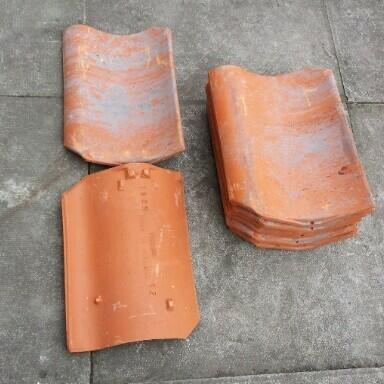 Redland_old_hollow_clay_pan_tiles_vintage_red_colour
