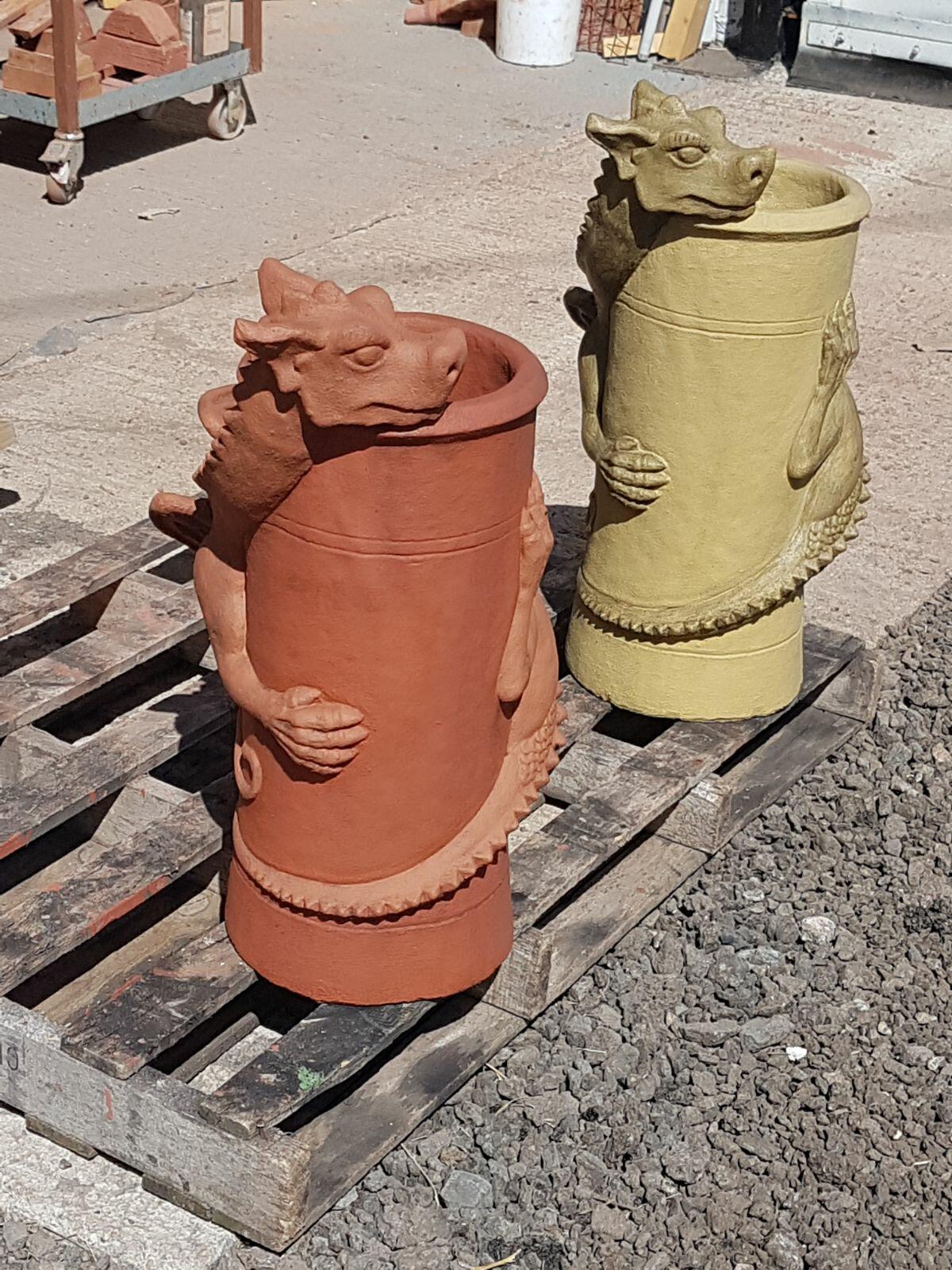 Dragon pots terracotta and bathstone wooden pallet