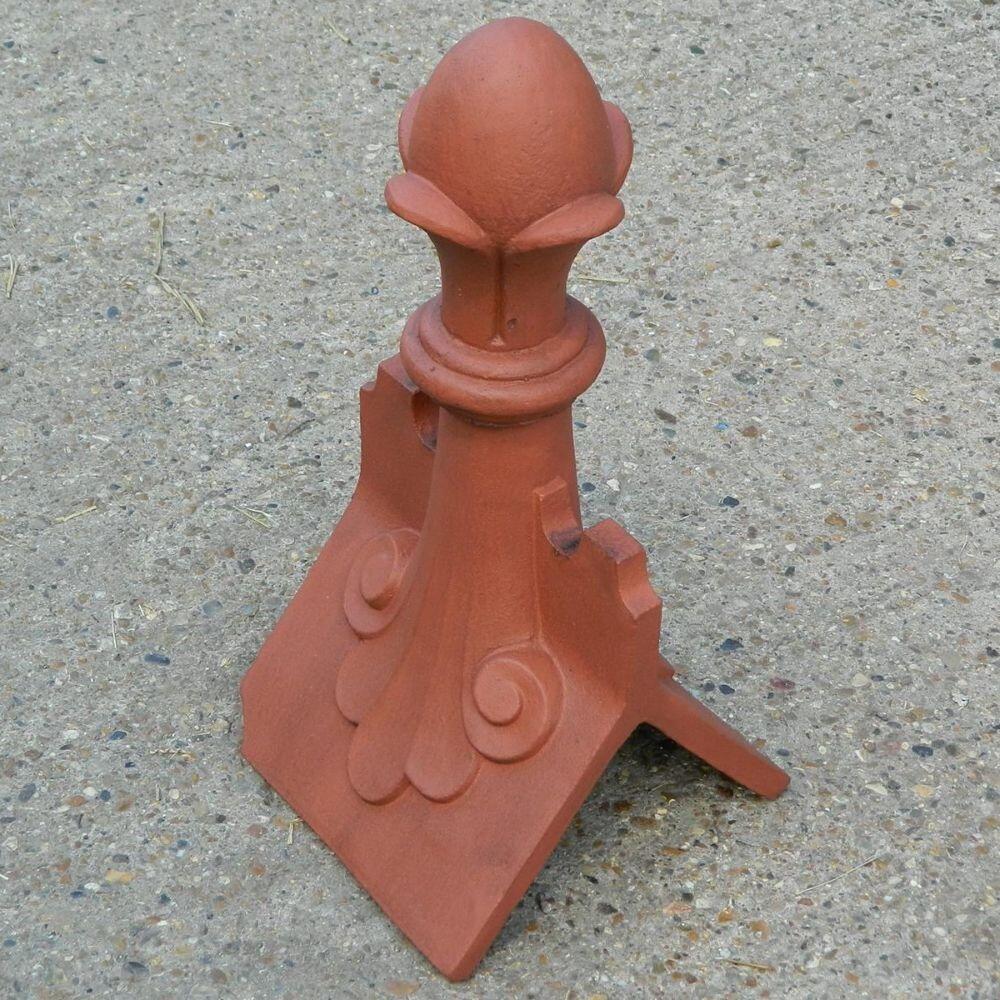 Castle scrolled large 4 leaf ball finial