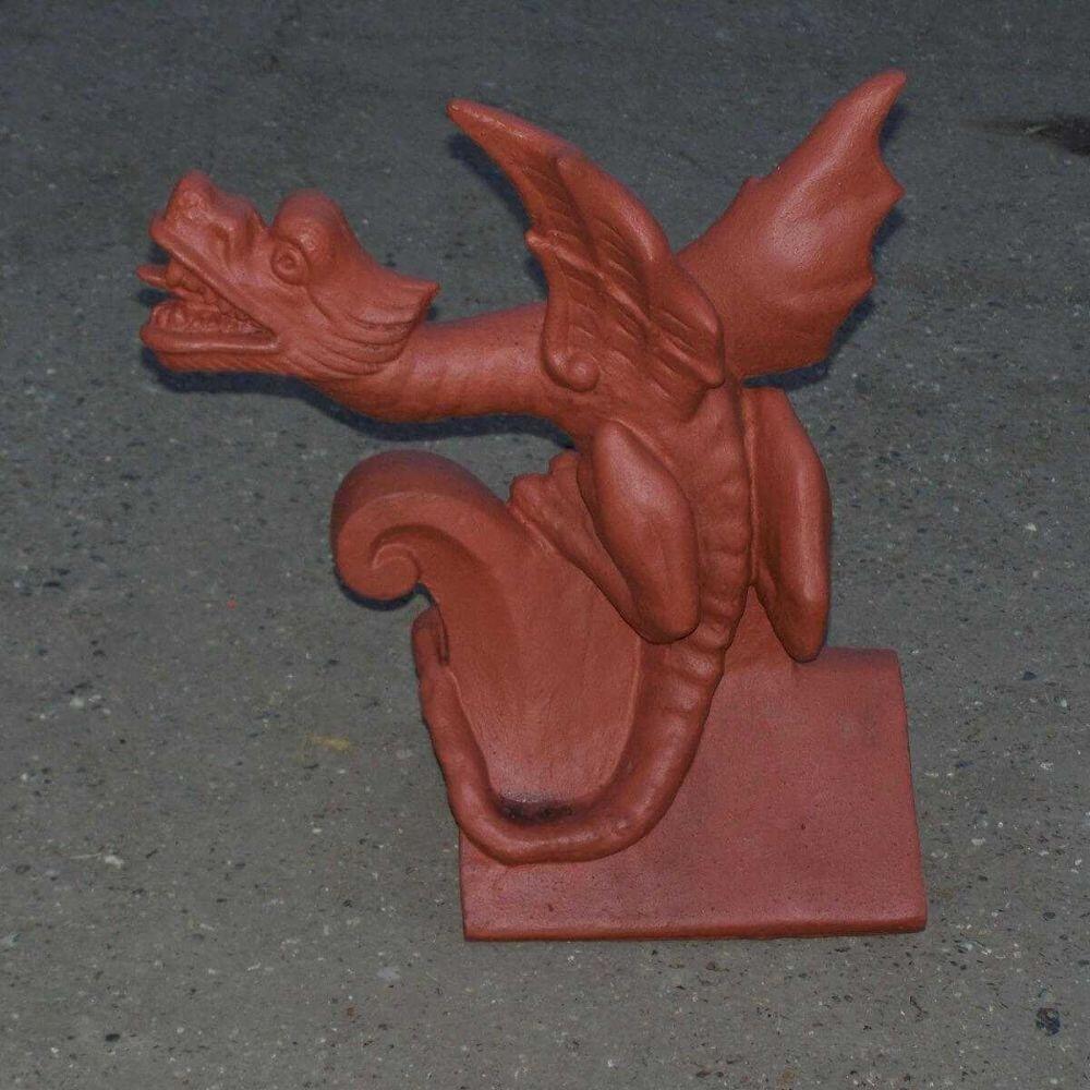 Oriental roof wyvern finial with poking tongue