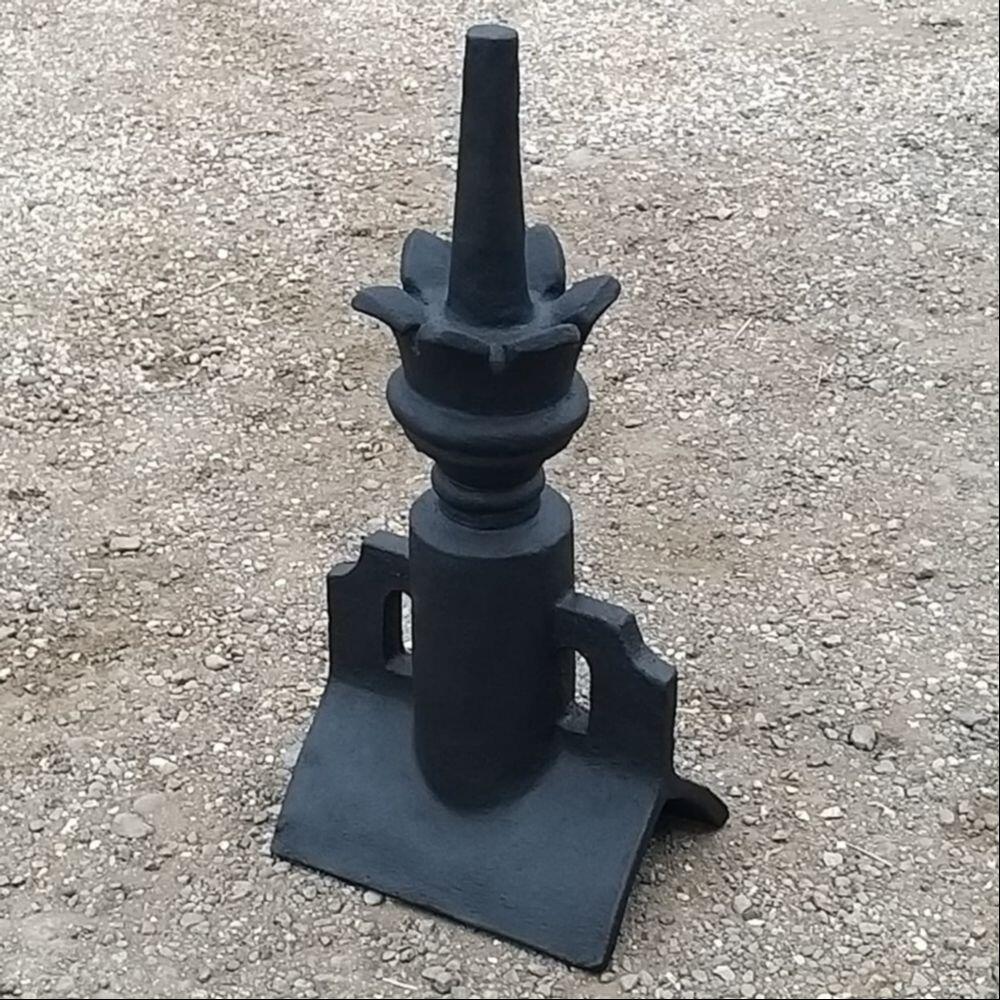 Double arch crown roof finial