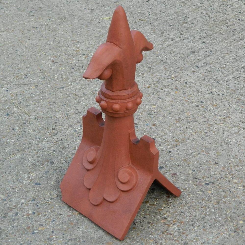 Castle scrolled club roof finial