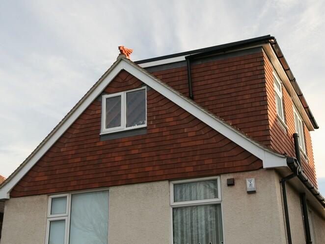 Gable extension topped with a terracotta dragon finial