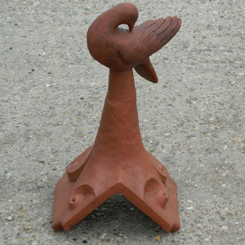 Dove preening roof finial
