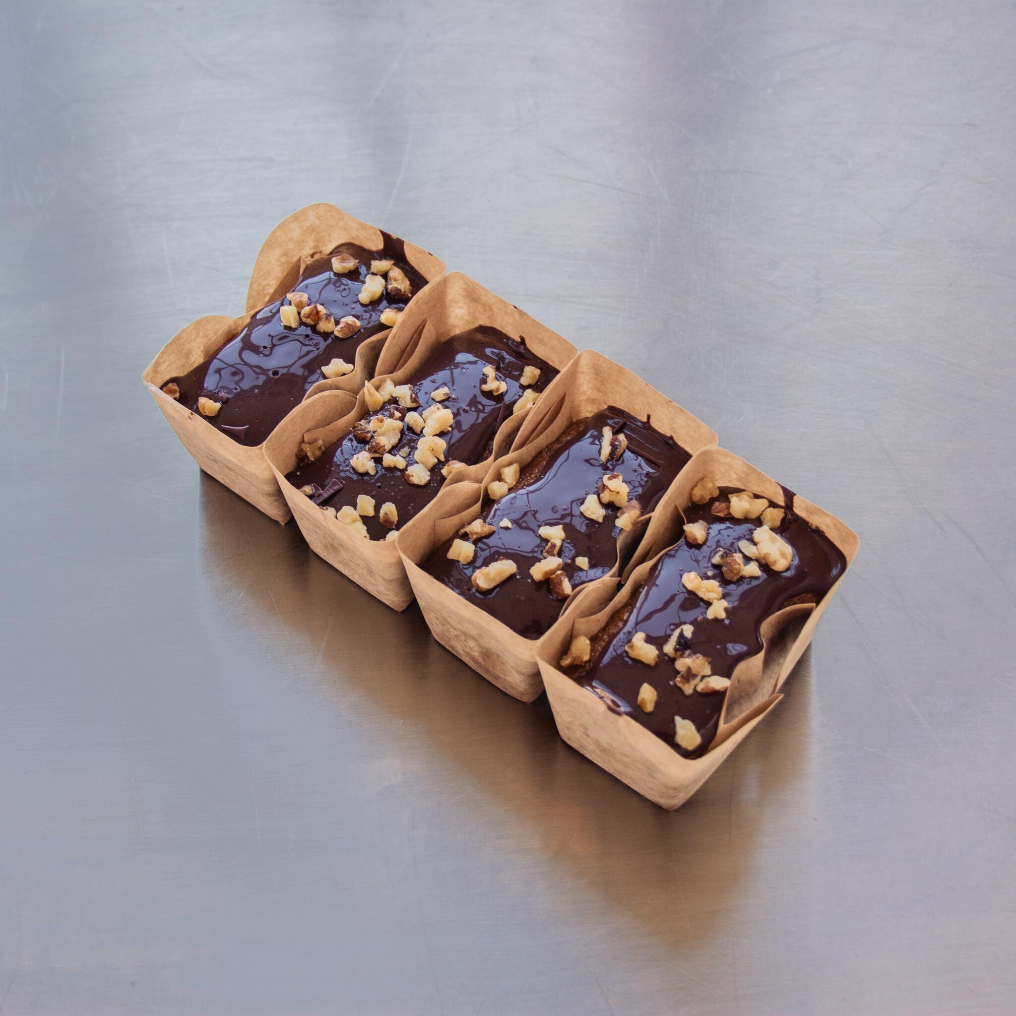 Banana Cake with Walnuts & Chocolate - 4 Portions